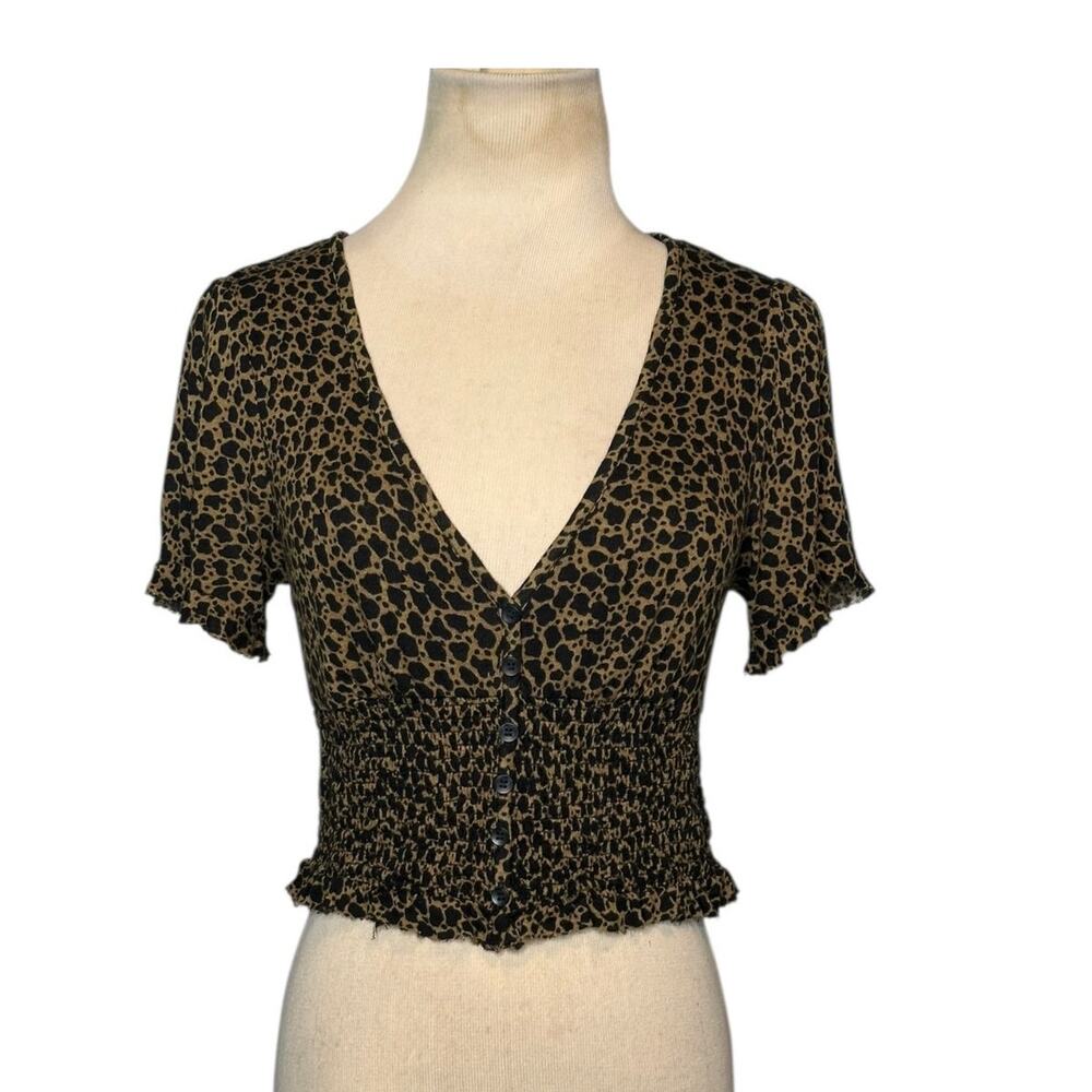 Urban Outfitters tan black short sleeve smocked crop top Size Small